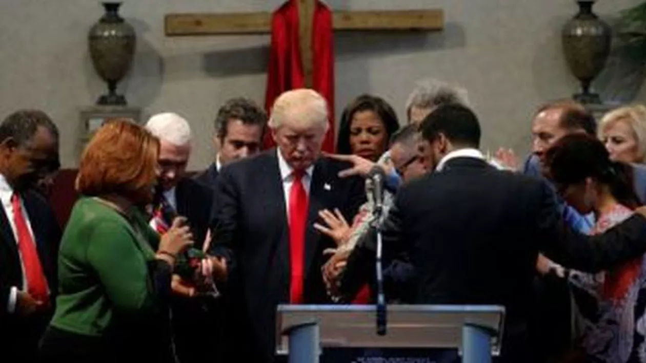 „Drepturile noastre nu ne sunt date de om. Drepturile ne vin de la Creatorul nostru.”Discursul președintelui Trump la Micul Dejun Național cu Rugăciune (VIDEO)