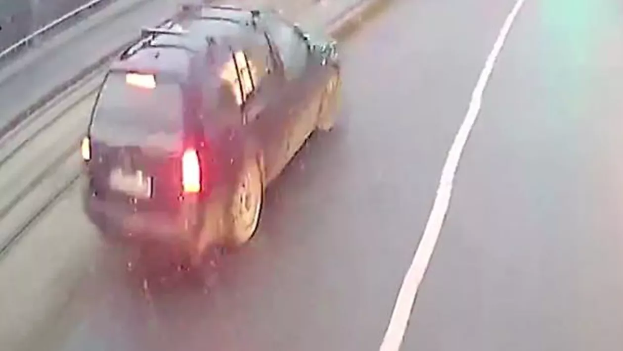 Accident SPECTACULOS la Iași! NEATENȚIA POATE UCIDE! (VIDEO)