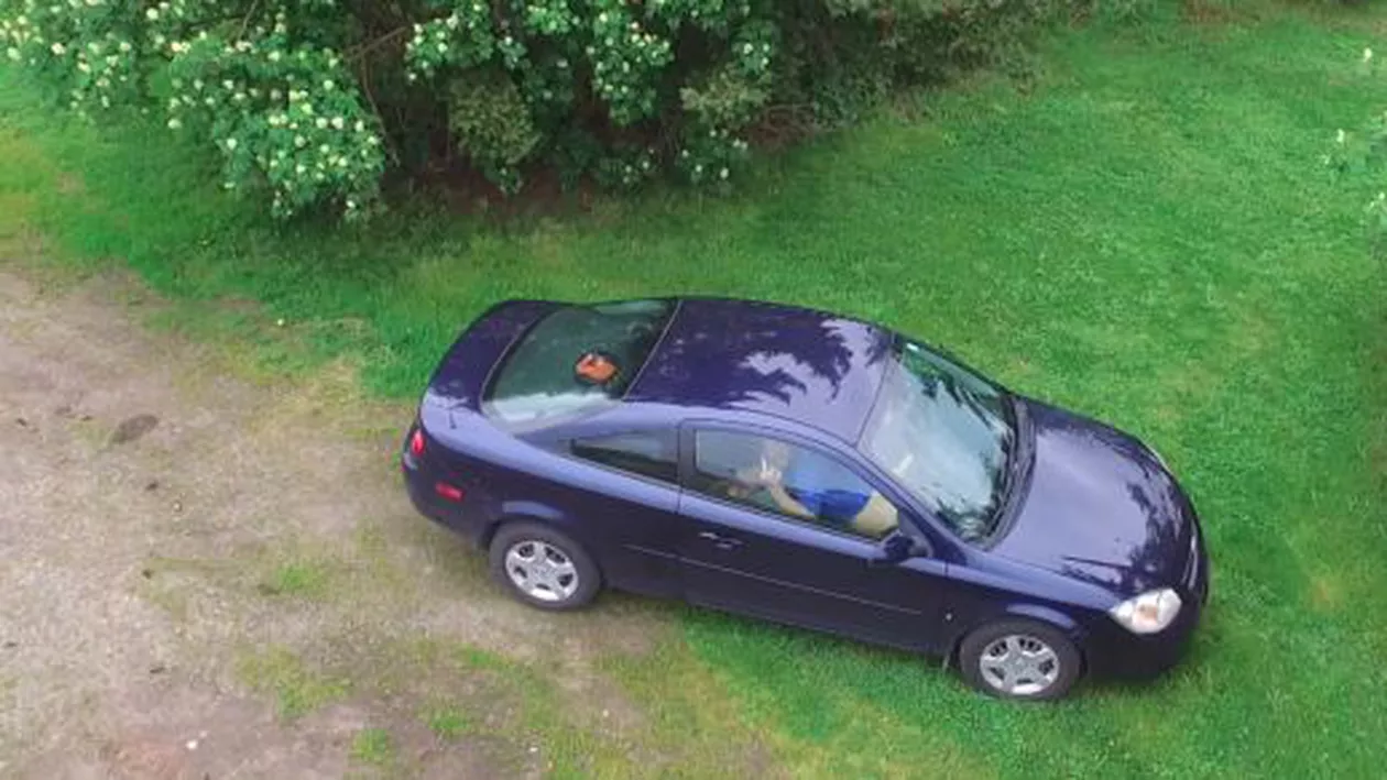 Și-a prins iubita că ÎL ÎNȘELA, cu ajutorul dronei! Ce a urmat, ÎNTRECE ORICE IMAGINAȚIE! Ce făceau cei doi în mașină și cum AU REACȚIONAT (VIDEO)