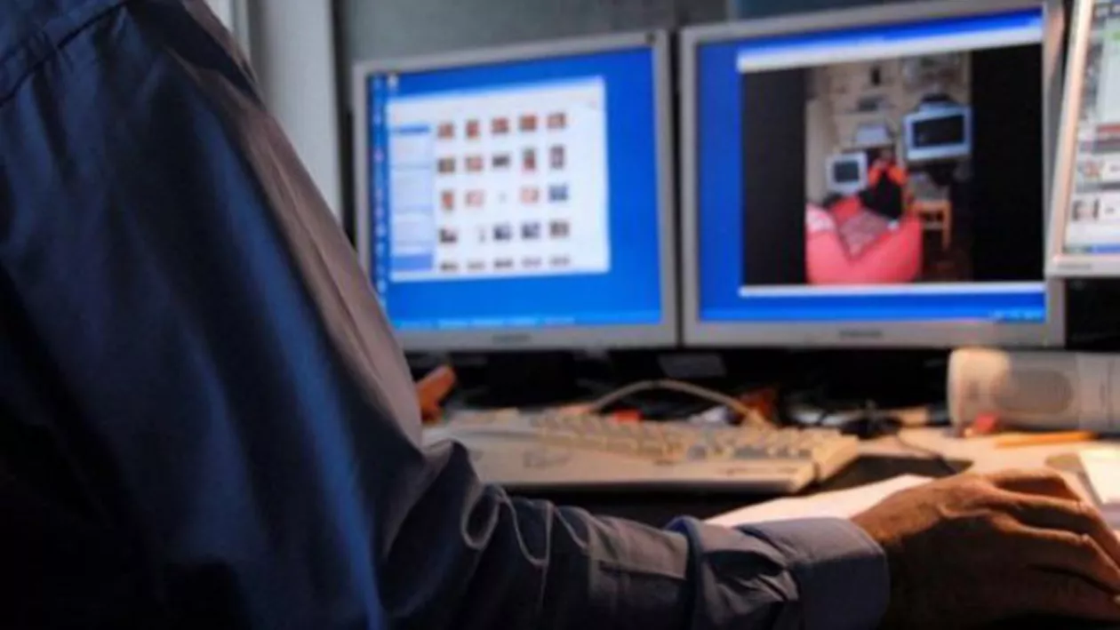 Minore şantajate şi pornografie pe net