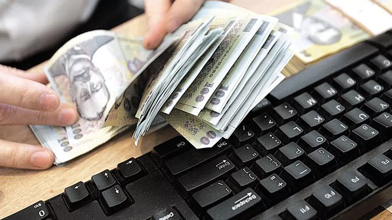 ROBOR la 3 luni A CRESCUT! Vești proaste pentru ROMÂNII CU CREDITE în lei! Şi LEUL se prăbuşeşte în faţa euro