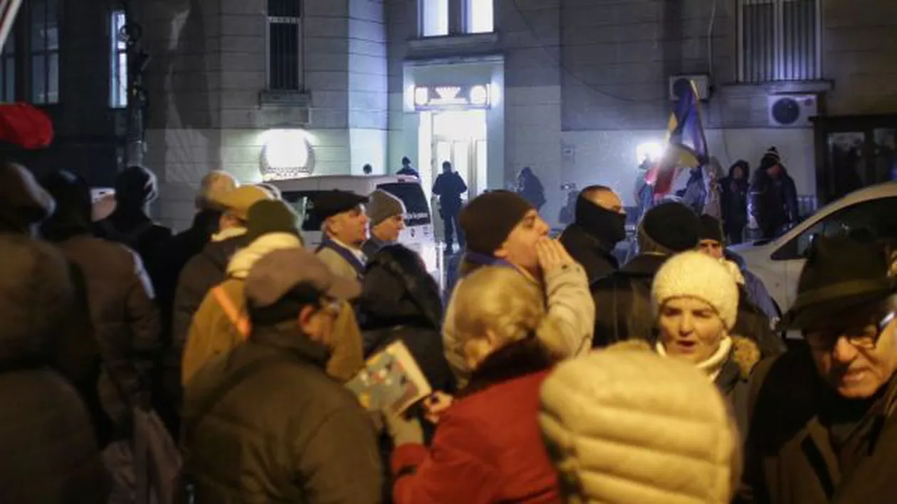 Membru PNL: Protestatarii, PROȘTI și MILOGI (FOTO)