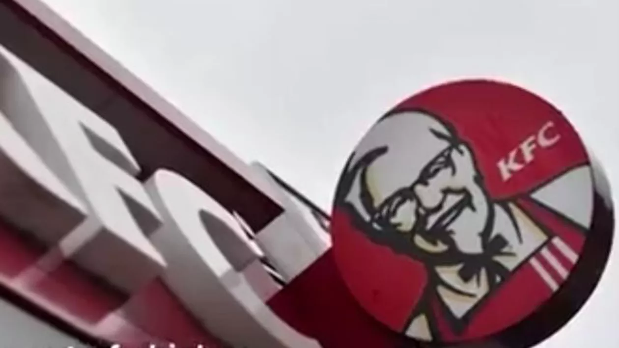 KFC a ÎNCHIS SUTE de restaurante din Marea Britanie din cauza LIPSEI DE CARNE DE PUI