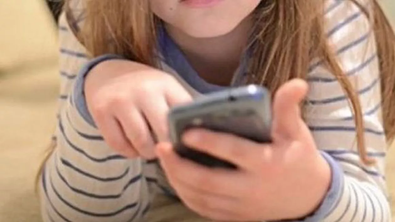 Un colos amenință liderii iPhone și Samsung: Cum arată noile super-telefoane lansate azi
