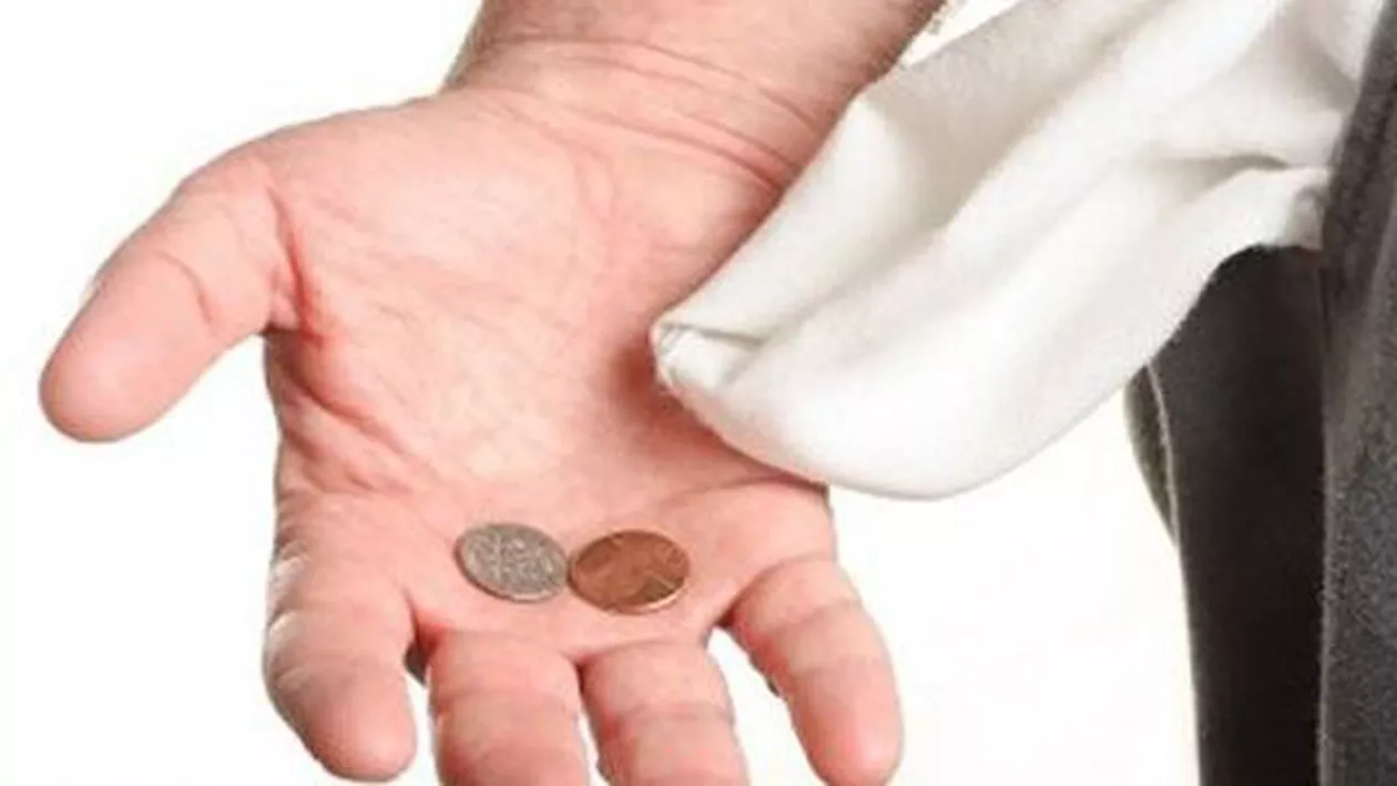 Au promis măriri de salariu şi au dat, la schimb, tăieri. Profesor universitar: "Am fost mințit, mi s-a spus că iau 750 de lei în plus, dar am luat în minus"