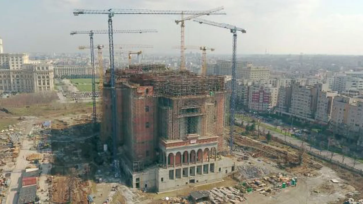 Patriarhia răspunde acid criticilor privind finanţarea de la buget pentru Catedrala Mântuirii Neamului: "A inculpa BOR este jenant şi ridicol"