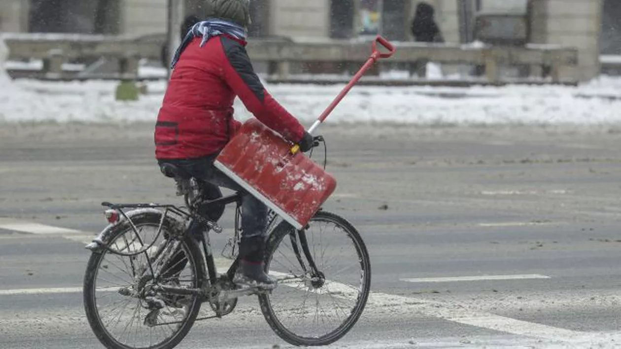 ”Ce-mi plac mie ăștia cu <Pe vremea mea…>. Pe vremea mea mergeam la școală în zăpadă de doi metri și ger! Poate de aceea mă seacă durerea în toate încheieturile, la 38 de ani...”