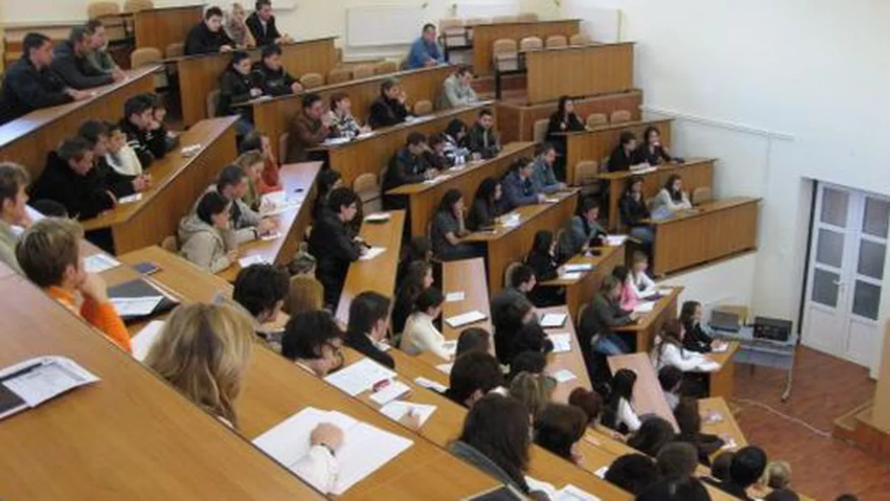 PROTESTE MASIVE în EDUCAȚIE! Ce se întâmplă cu BURSELE studenților și cu SALARIILE PROFESORILOR