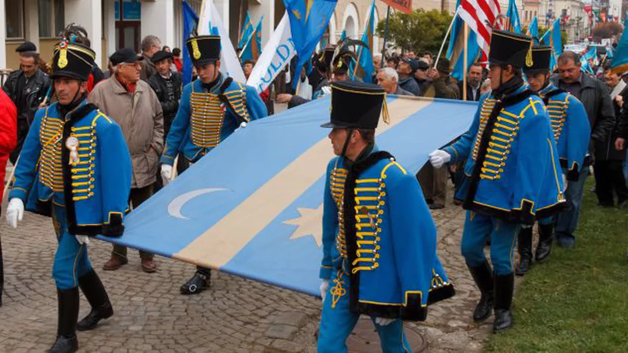 Șoferul care i-a SPART NASUL șefului OPC Covasna, sprijinit de partidele MAGHIARE: „Să nu se mai comporte de parcă ţara ar fi a lui!”