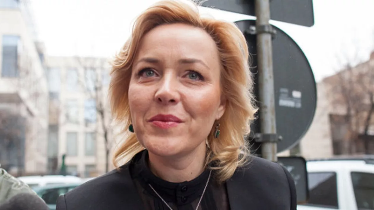 IMAGINI INCREDIBILE! Momente tandre, între CARMEN DAN și Comisarul european CHRISTOS (VIDEO)