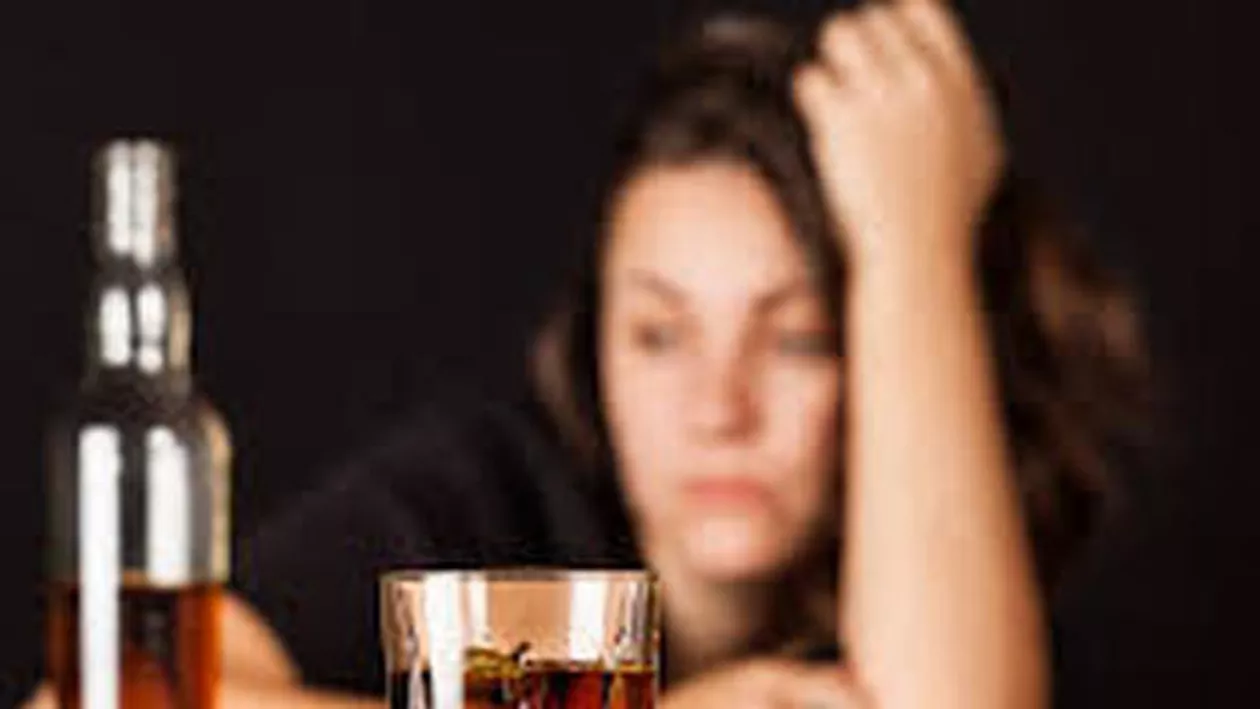 BILANȚ ALARMANT: 9 din 10 liceeni BEAU ALCOOL, 1 din 10 se DROGHEAZĂ