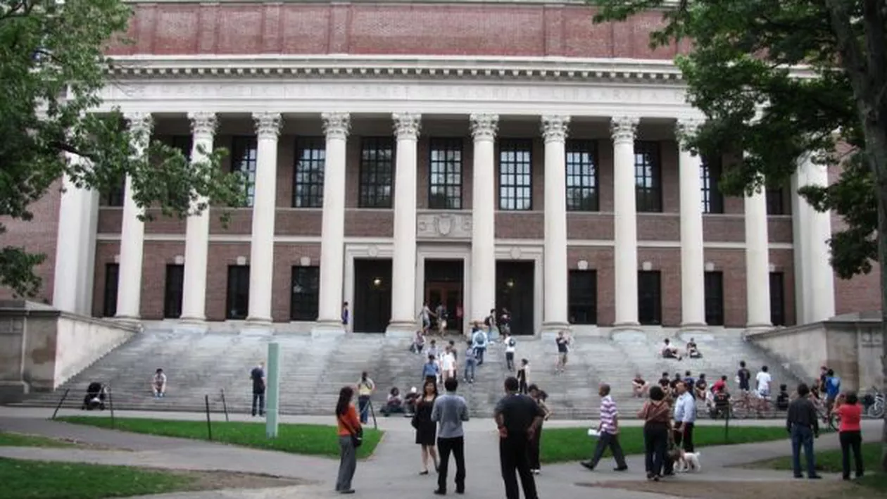 Cum să PIERZI un miliard: Universitatea Harvard, investiții CATASTROFALE în roșii, zahăr și eucalipt