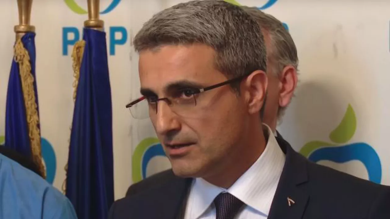 Robert Turcescu, ATAC devastator la adresa PSD: "E o tripletă în faţa căreia ajungi să scuipi în sân"