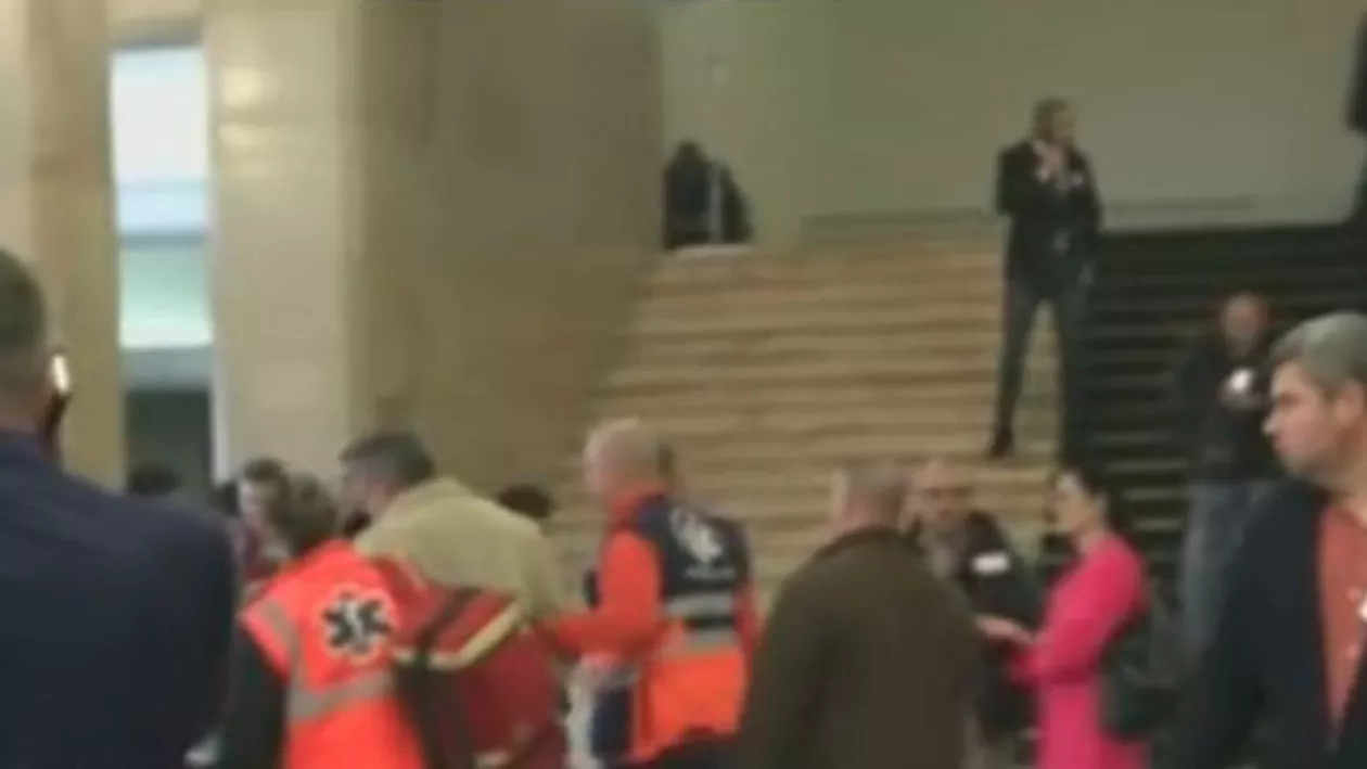 INCIDENT NEFERICIT la Congresul PSD: Un bărbat a leșinat (VIDEO)