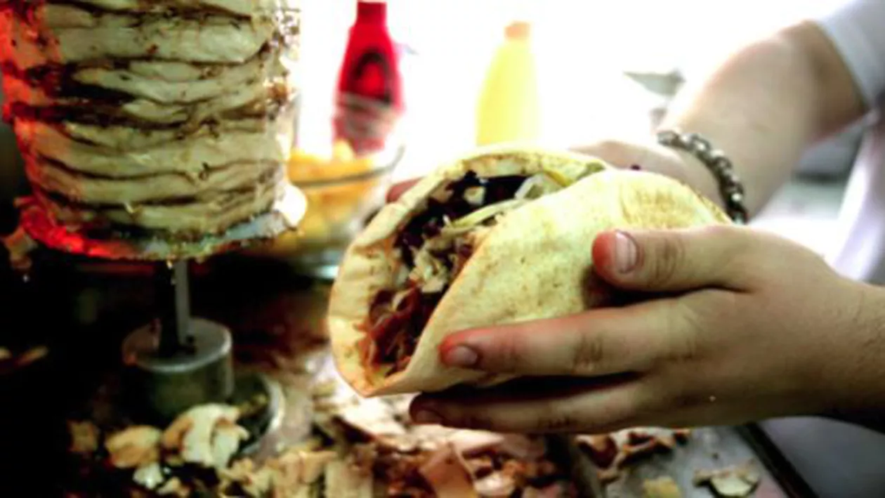 Galați: Un bărbat era să moară după ce s-a înecat cu şaorma