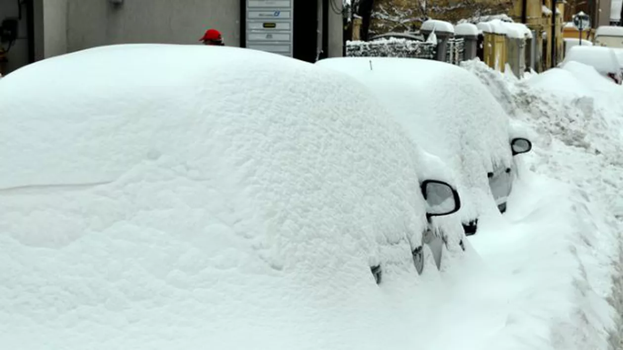 BUCUREȘTIUL SUB ZĂPADĂ! Vom avea un strat de omăt de 60 centimetri?! (FOTO, VIDEO)