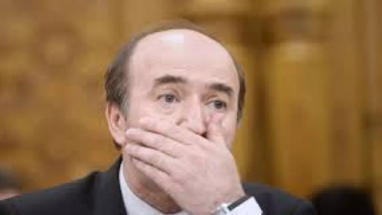 Tudorel Toader, întâmpinat de FURIA PROTESTATARILOR: “Vrem CONDIŢII de muncă mai bune! Nu am ieşit pe vremea asta să protestăm de bine”
