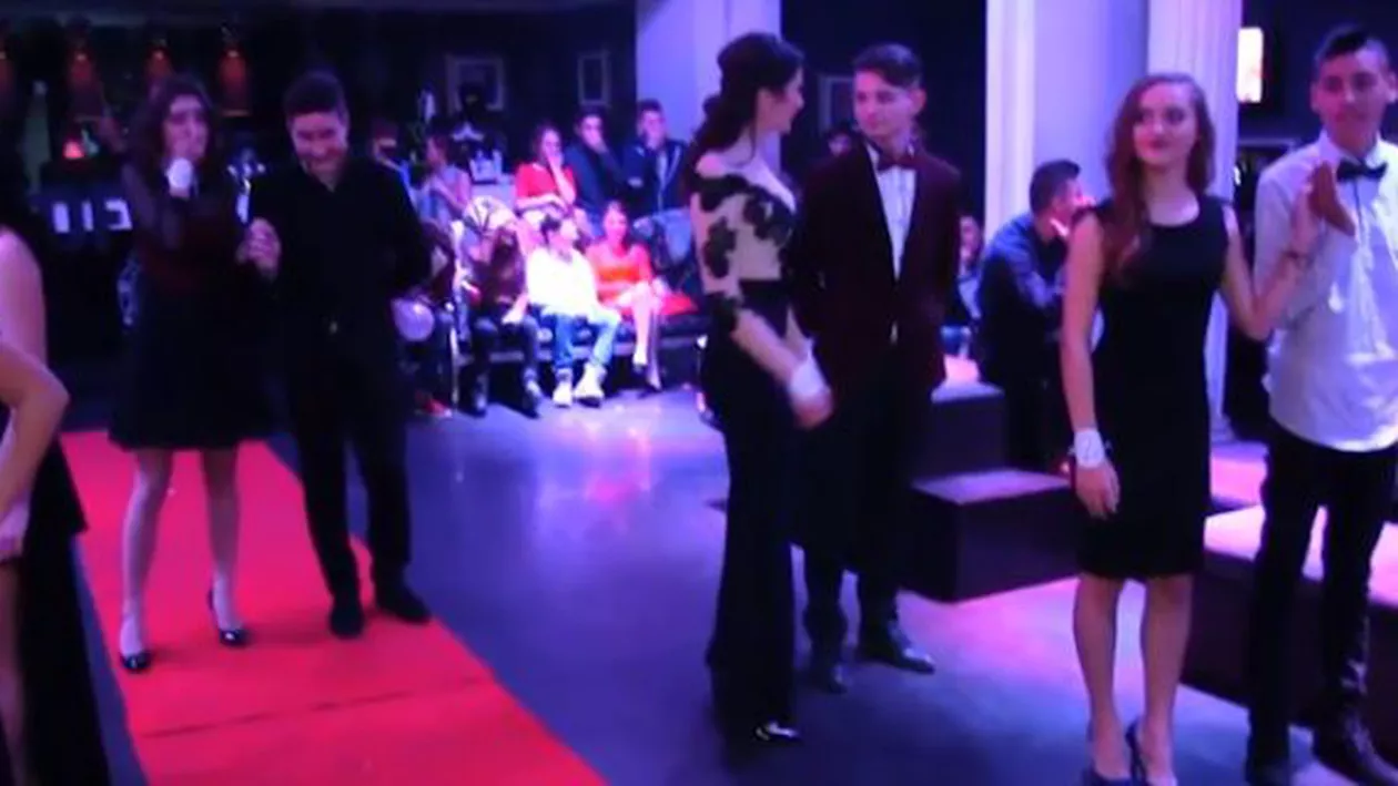 Gafă după gafă la balul bobocilor de la Liceului Pedagogic ”Ioan Popescu” din Bârlad: „Șpanțul” este moneda Bulgariei iar partea colorată a ochiului se numește... (VIDEO)