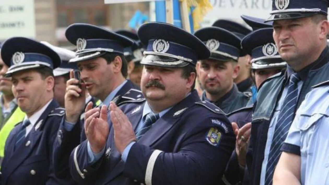 Fidelizarea polițiștilor și militarilor: Vacanţe decontate, ajutor pentru ratele la casă, concediu paternal