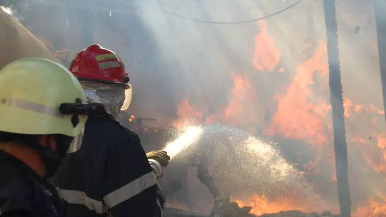 Alba: Un incendiu a izbucnit la Postul de Poliţie Malţ, în locuinţa de serviciu