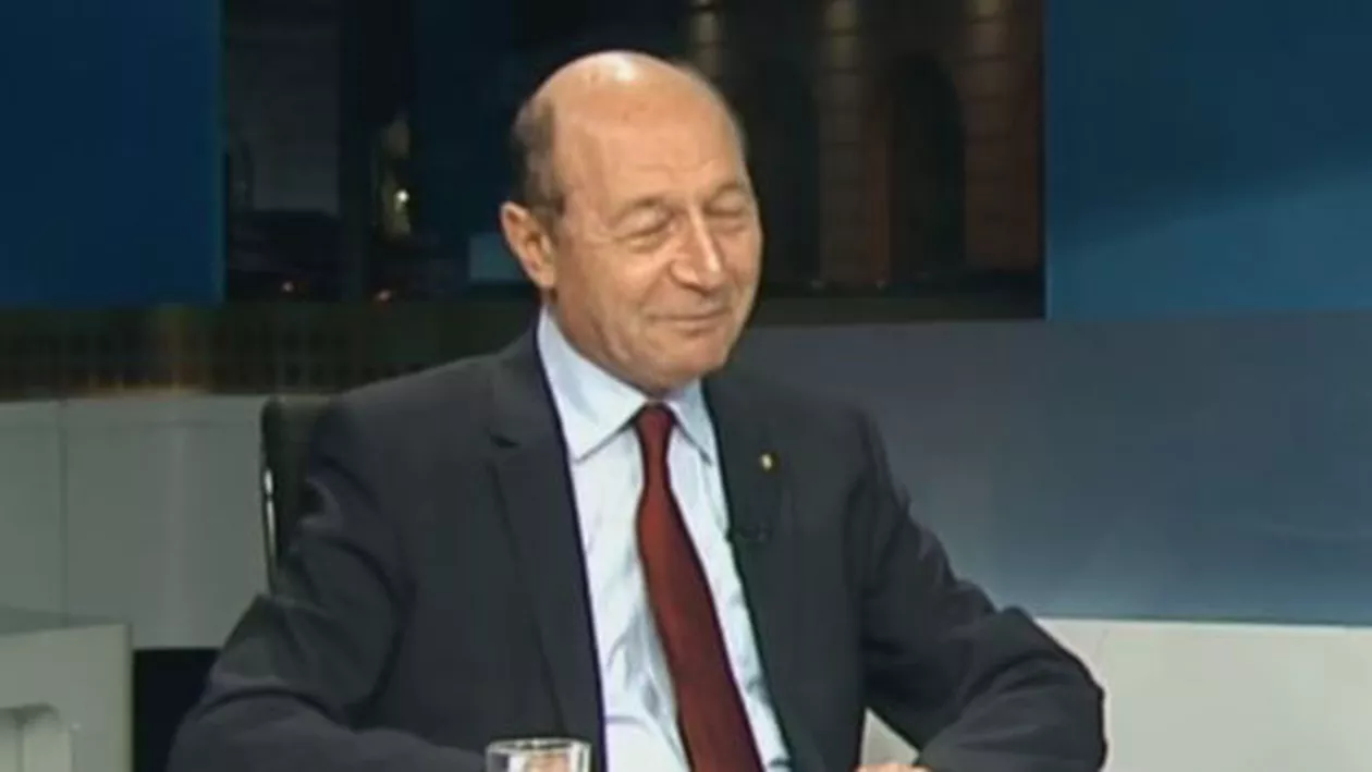 Traian Băsescu: Când merg în Moldova țin pașaportul diplomatic în buzunar poate vrea să mă aresteze Dodon (VIDEO)