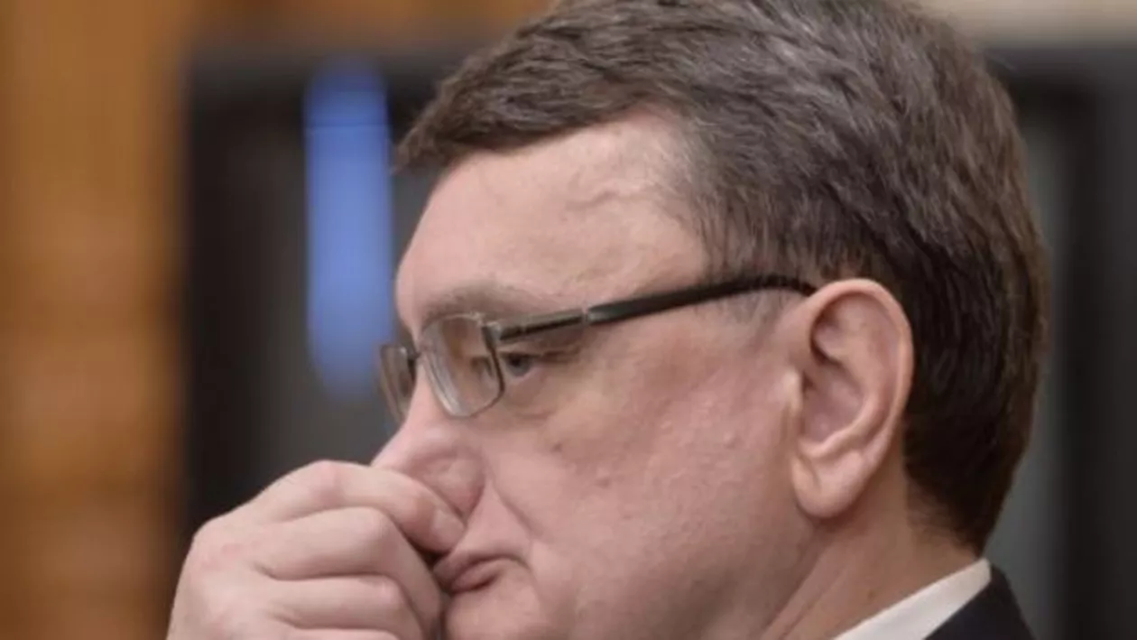 Ploiești: Deținuți ținuți GOI PUȘCĂ pe holul penitenciarului. Avocatul Poporului cere măsuri URGENTE