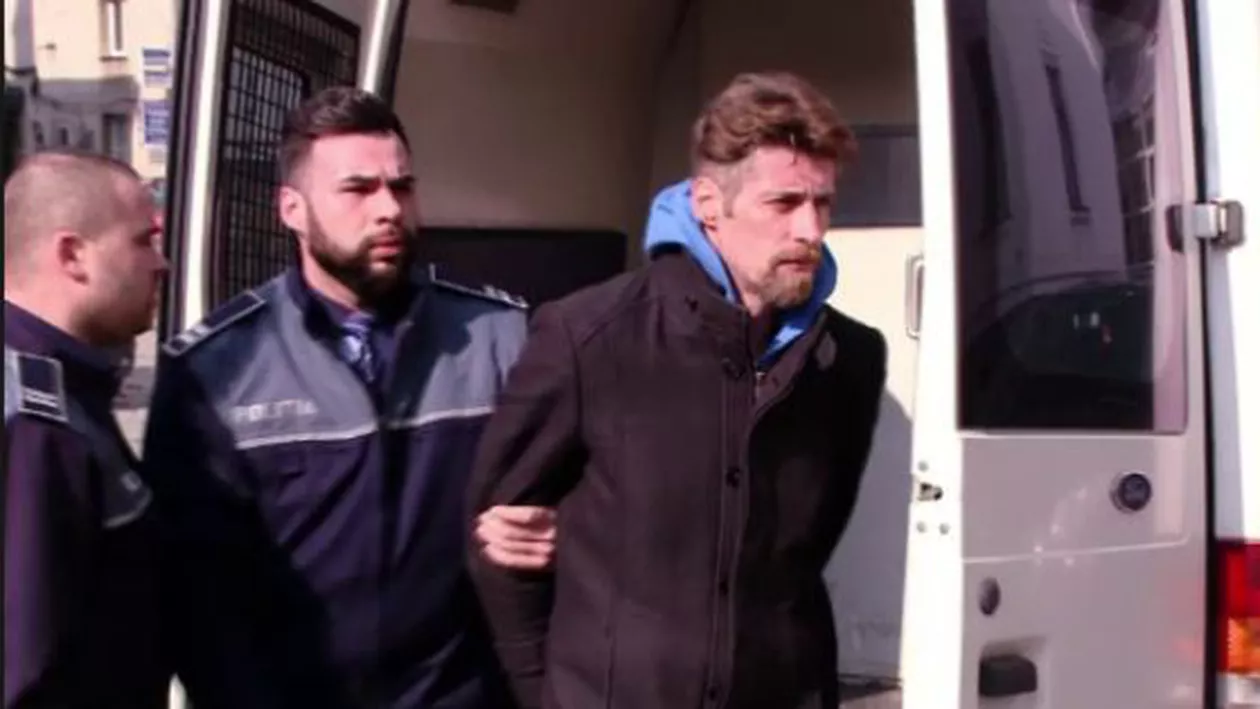 Criminalul din Braşov citeşte Biblia după gratii şi s-a apucat să îşi scrie memoriile (VIDEO)