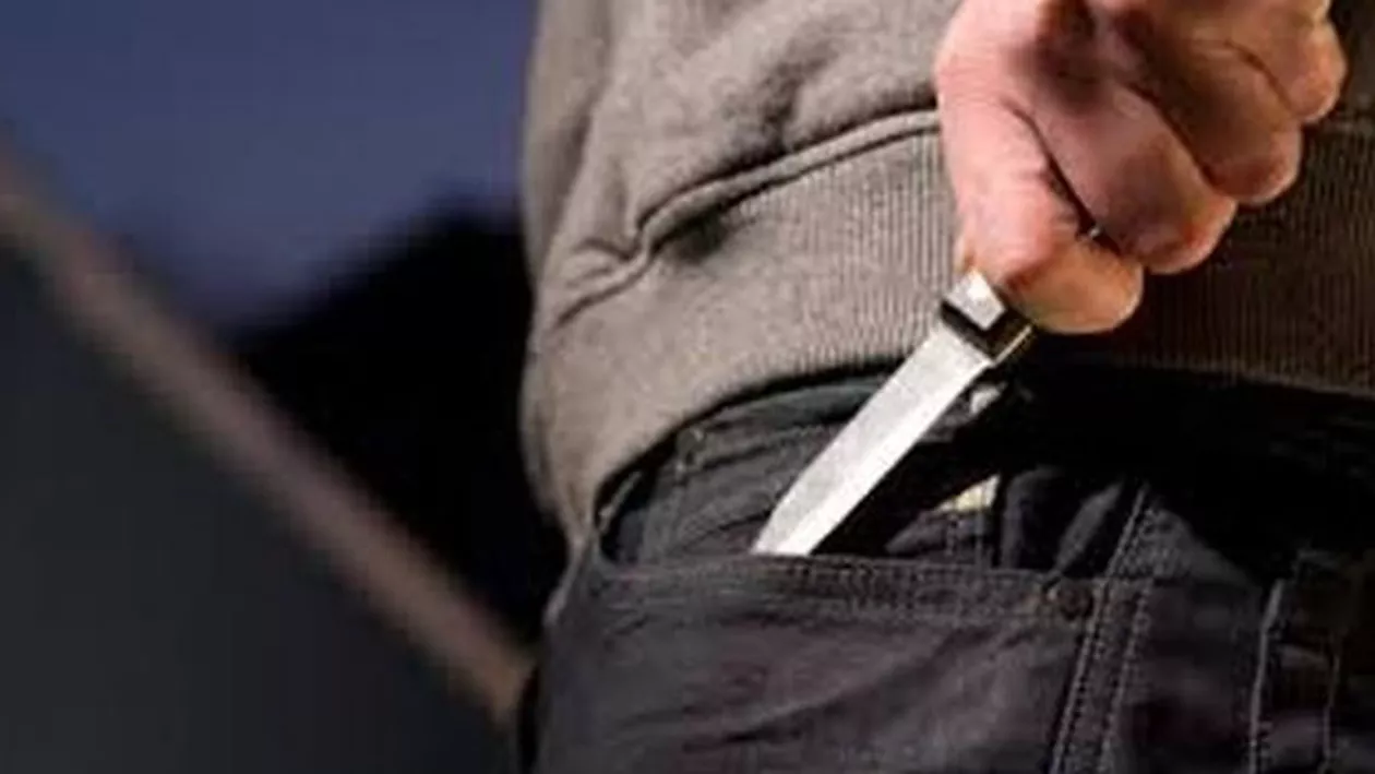 Fiul unui CUNOSCUT om de afaceri, ÎNJUNGHIAT ÎN INIMĂ! S-a întâmplat în parcarea unui supermarket! DETALII DE ULTIM MOMENT