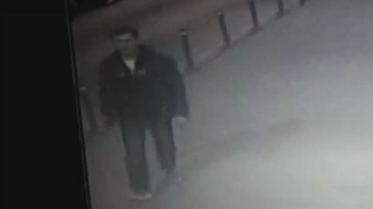Cazul piromanului din Capitală. Un bărbat a fost ridicat de polițiști dintr-un mall (FOTO)