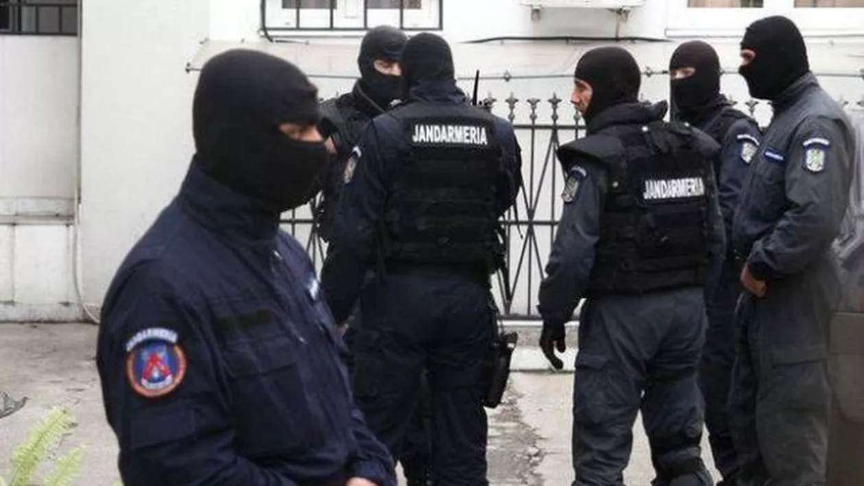 Argeş: Percheziţii la persoane suspectate de furturi din locuinţe