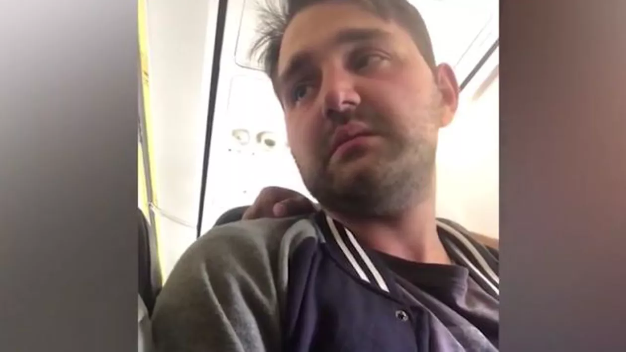 PRIMELE IMAGINI din avionul în care un român a deschis uşa în zbor (VIDEO)