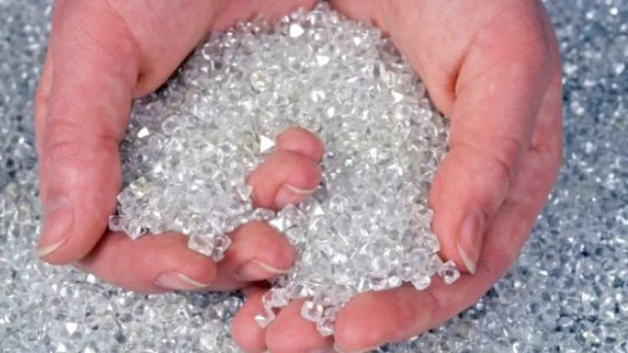 Sudan: Diamante căzute din cer, indică existenţa unei planete dispărute a Sistemului Solar