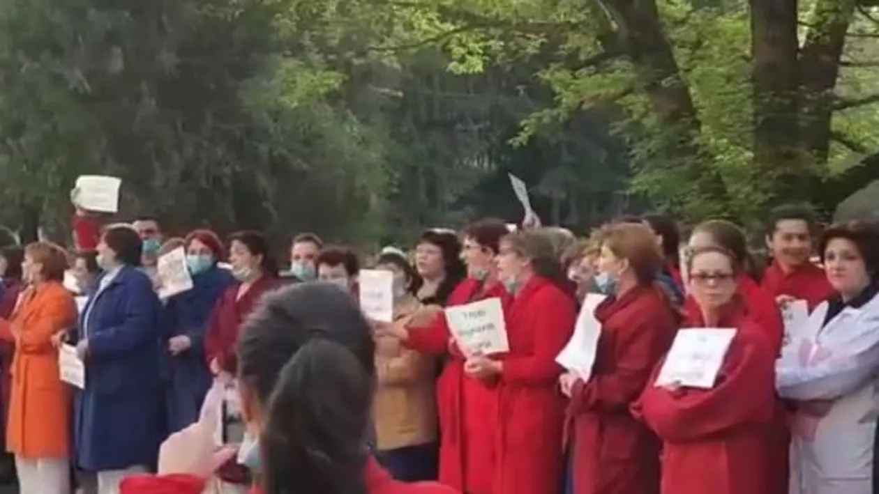 Sibiu: Protest spontan la Spitalul de Pneumoftiziologie din cauza scăderii veniturilor (VIDEO)