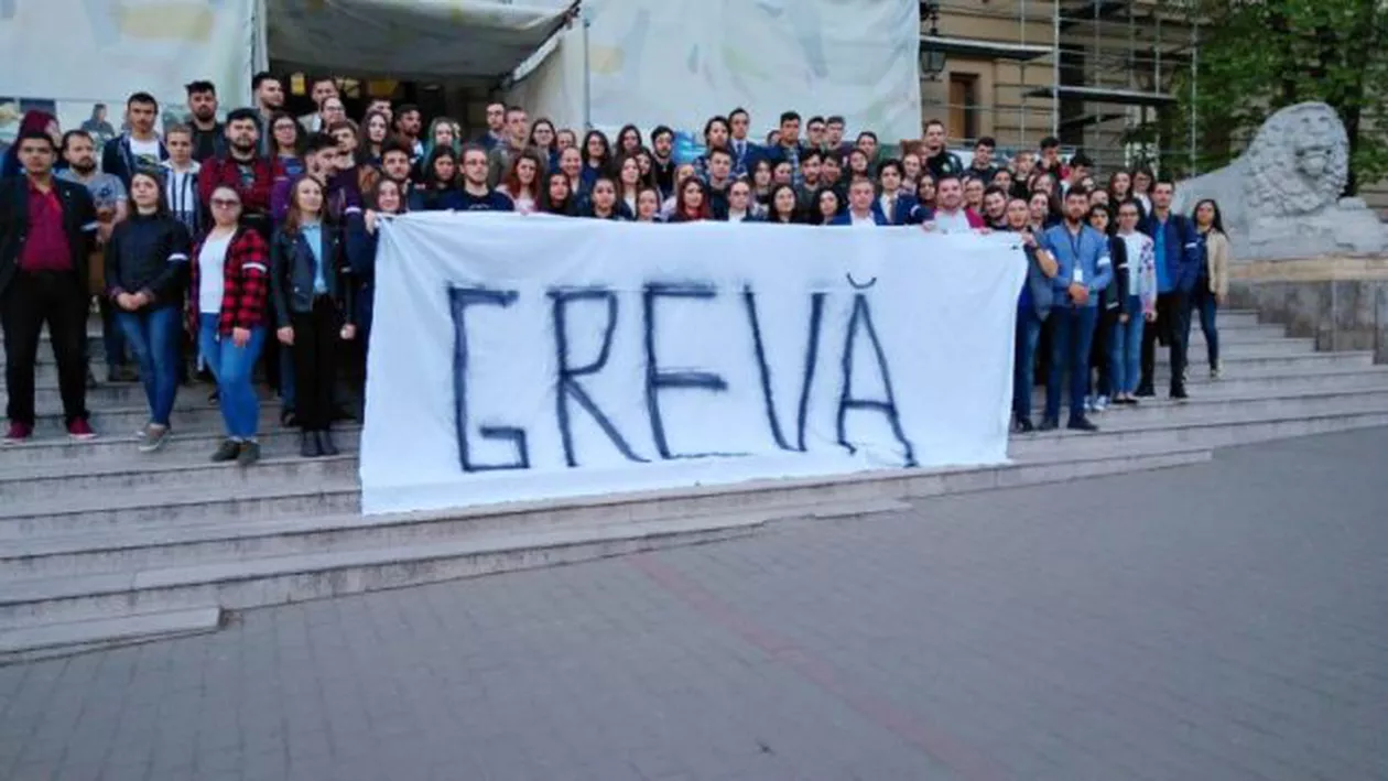 Grevă japoneză în marile centre universitare. Elevii cer reanalizarea locurilor