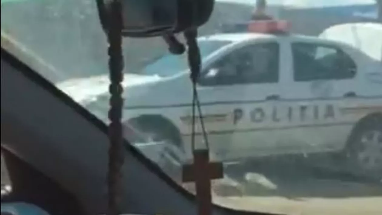 Bistrița-Năsăud: Un agent a folosit maşina de Poliţie ca să transporte mai multe bidoane cu zer (VIDEO)
