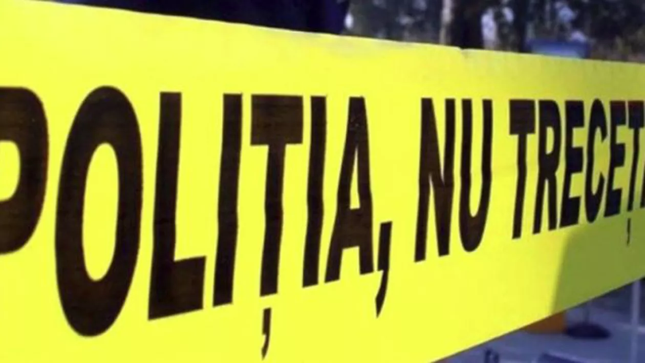 Iași: Un bărbat a fost găsit mort în curtea unui vecin, după ce a rămas să înnopteze în casa părintească