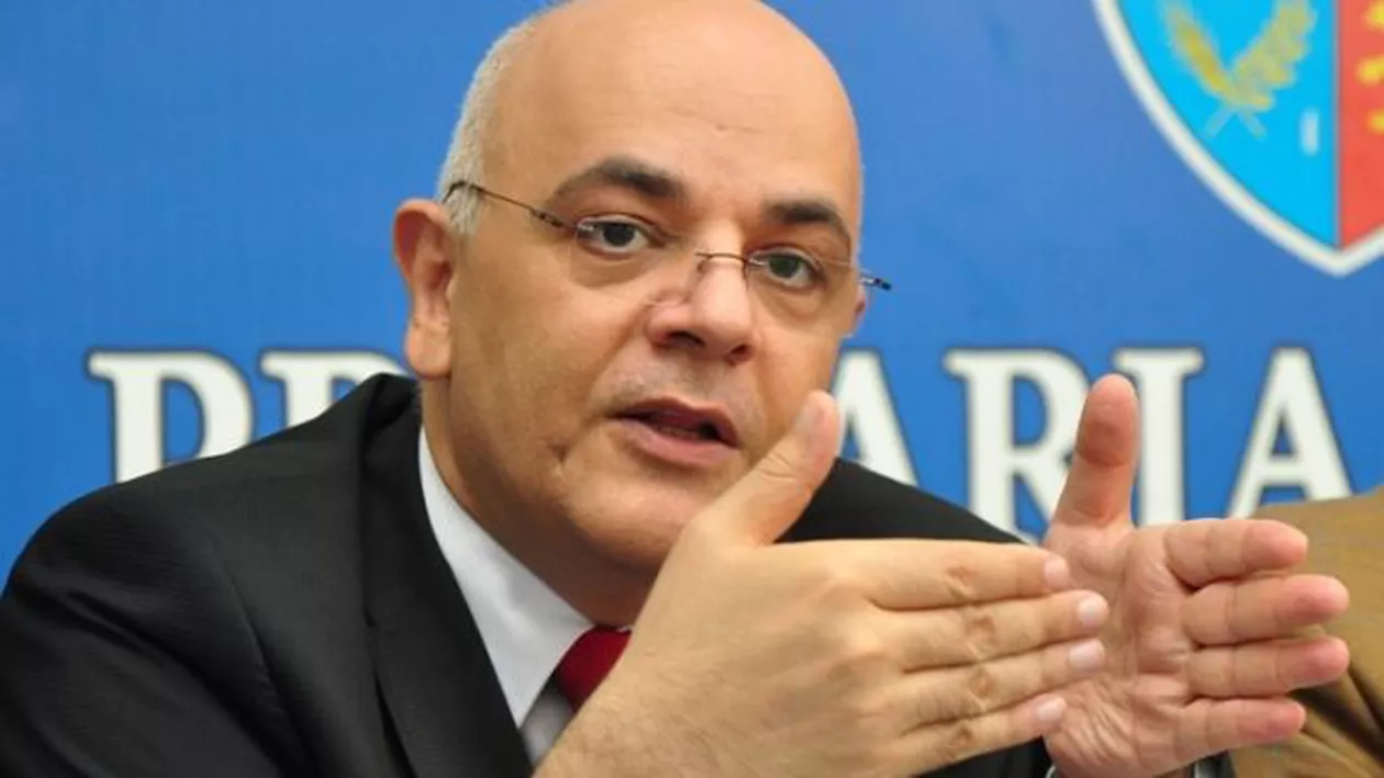 RAED ARAFAT, recomandări după CUTREMUR: “Fără panică. Protejaţi-vă sub o masă şi închideţi GAZUL”