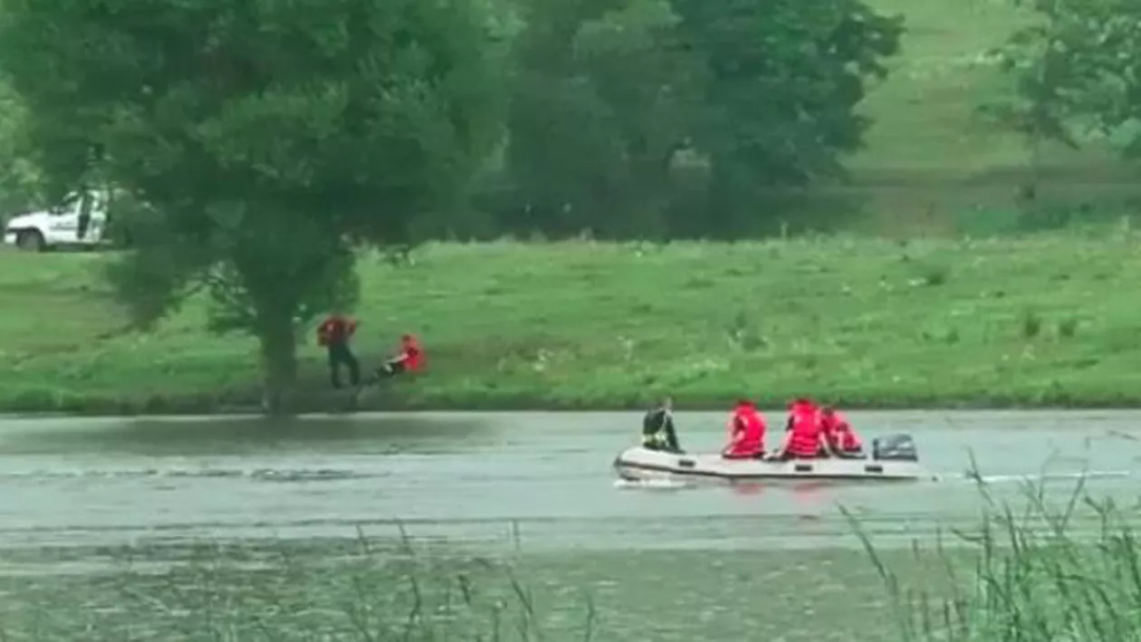 Satu Mare: Un profesor de fizică s-a înecat. Acesta este căutat de scafandrii de la Multisalva