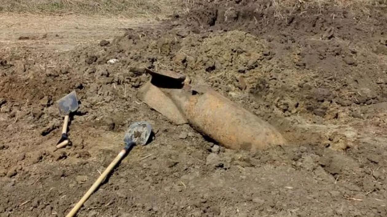 STARE DE ALERTĂ! Mai multe BOMBE au fost descoperite la FOCȘANI, în apropiere de E85! ZONA ar putea fi EVACUATĂ  (FOTO)