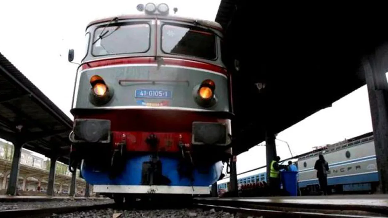 Marea EVADARE: Nu mai sunt locuri pe trenurile spre litoral! CFR depăşite de situaţie