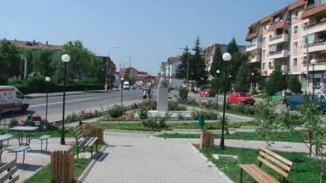 Prahova: Un copil de aproape doi ani a fost lovit în parc de o șoferiță începătoare