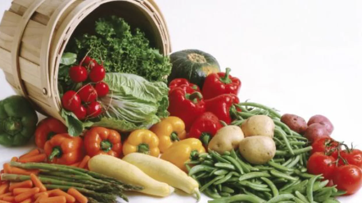 Ce mâncare trebuie consumată pentru o viață sănătoasă: Ce alimente stopează și regresează cancerul (VIDEO)