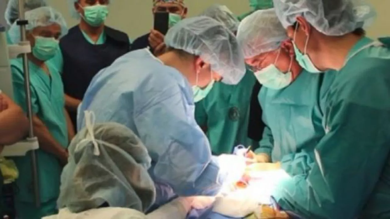 Al doilea transplant pulmonar, în România: Echipa de medici de la Spitalul Clinic ”Sfânta Maria” a operat un bărbat de 47 de ani (VIDEO)
