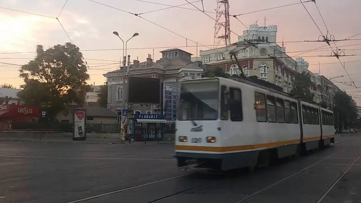 ALERTĂ în București: Un PISTOL a fost descoperit în vagonul unui tramvai