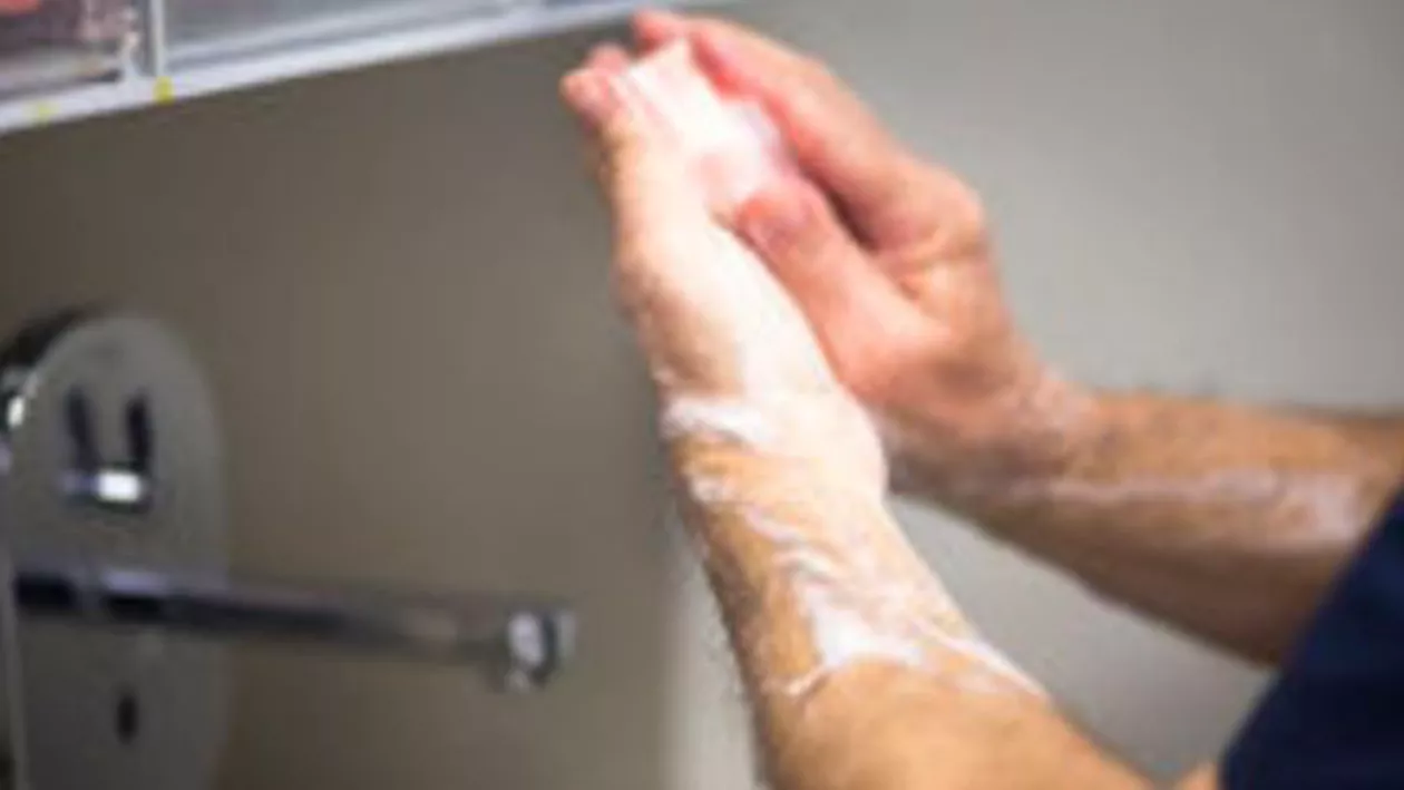 Previziune șocantă a medicilor: 10 milioane de oameni vor muri din cauza infecțiilor din spitale. Românii nu se spală pe mâini!
