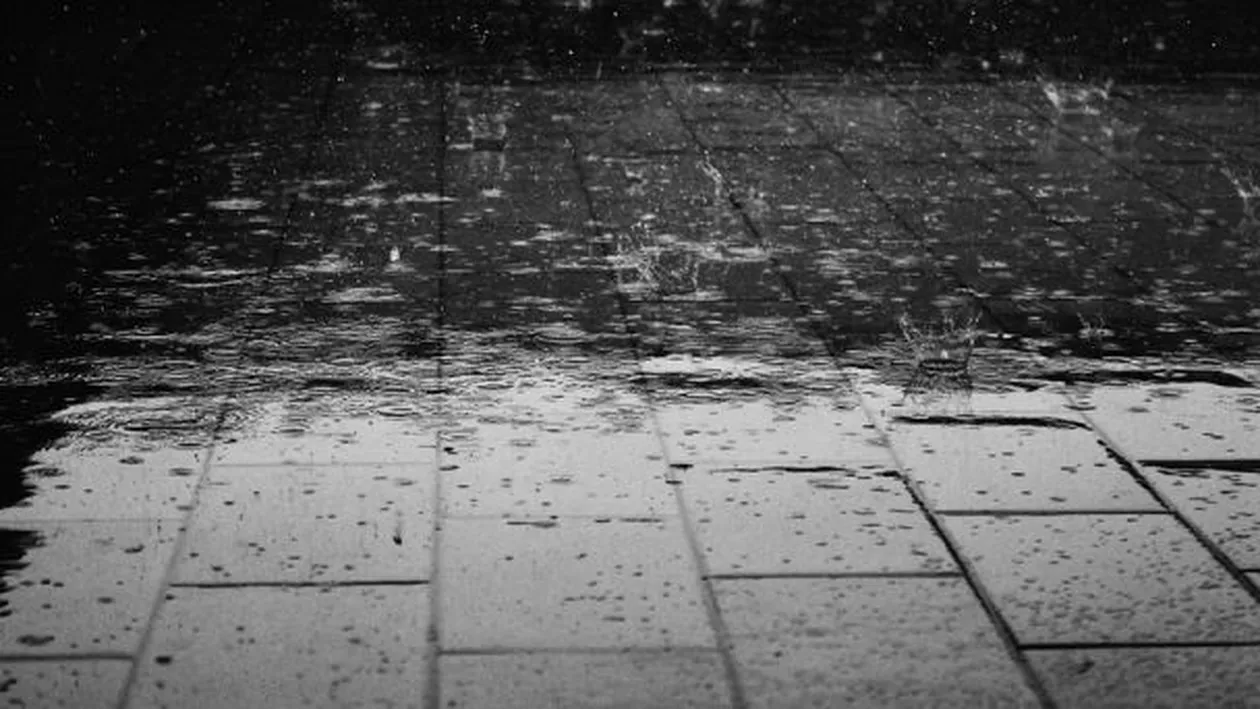 Alertă meteo pentru această săptămână: Vin ploile și vijeliile! Ce localități vor fi afectate de urgie!