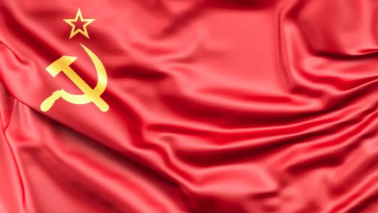 O nouă colecție de la Adidas, inspirată de URSS, a stârnit un val de indignare pe internet (FOTO)