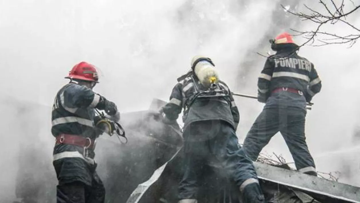 Bistrița-Năsăud: Incendiu puternic la o fabrică de radiatoare