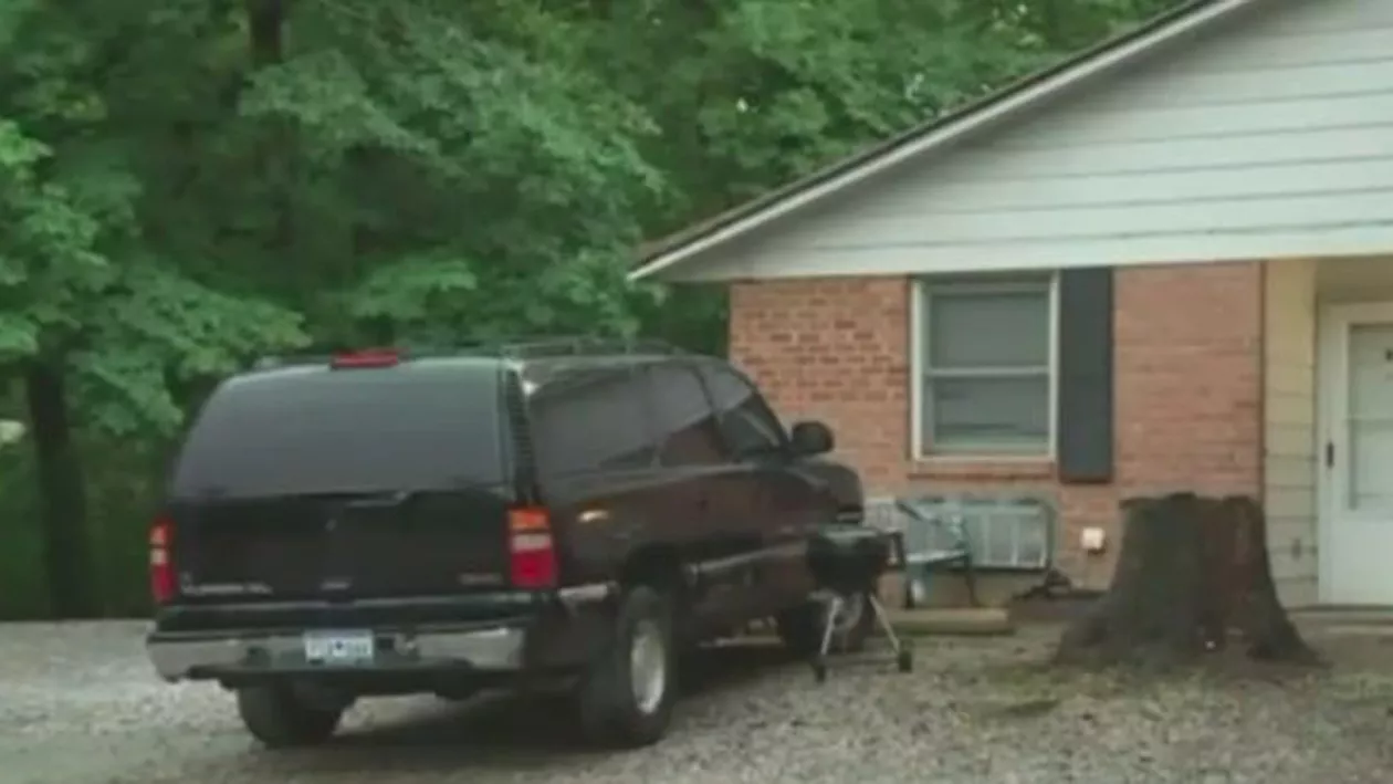 Virginia: Gemeni de 5 luni, găsiţi sufocaţi după ce tatăl i-a uitat în mașină