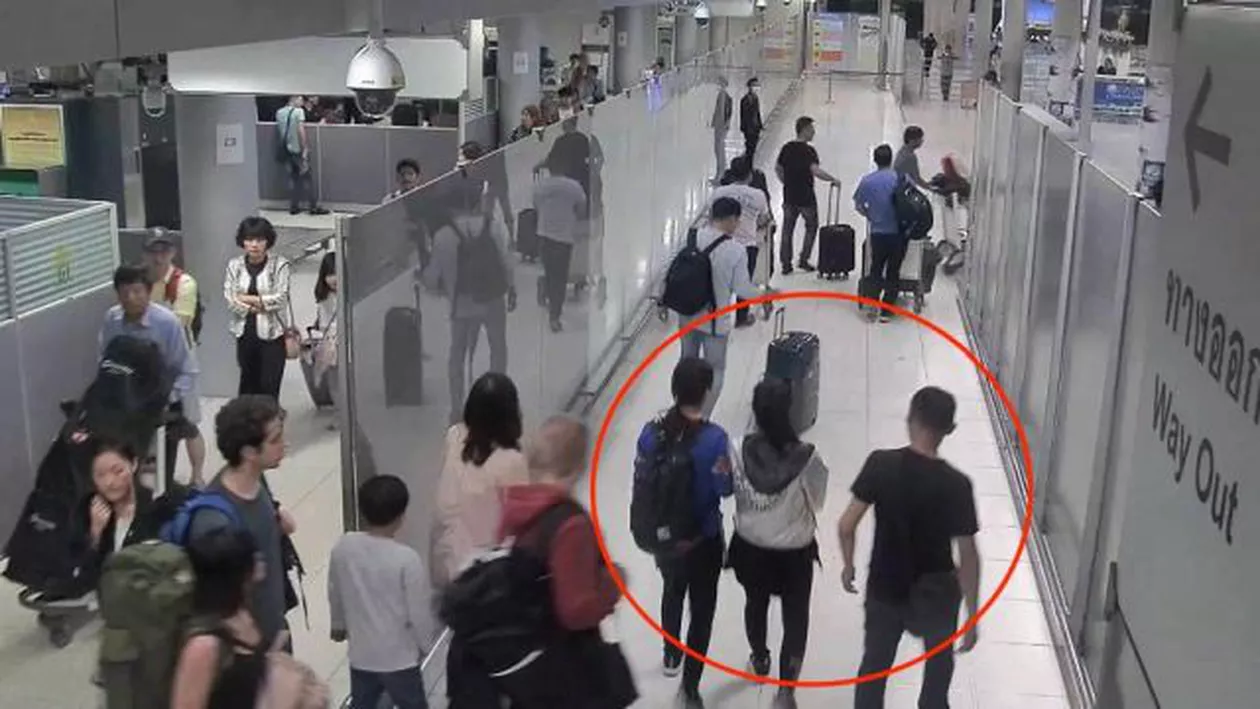 Viaţa bate filmul! Răpire SPECTACULOASĂ pe aeroport. Toţi TURIŞTII trebuie să vadă asta (VIDEO)